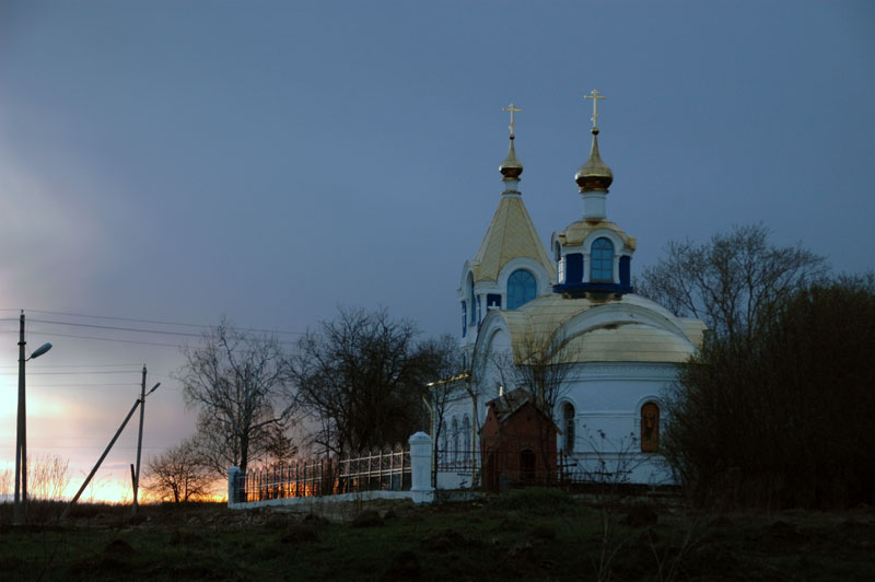 Погода архангельске ставропольского края. Церковь село Карпово Михаило-Архангельская. Храм Михаила Архангела село Архангельское Буденновского района. Церковь Архангела Михаила Карпово. Храм Архангела Михаила село Архангельское Ставропольский край.